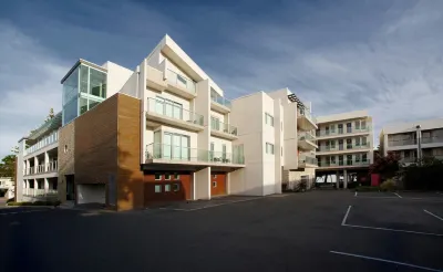 The Waves Apartments Hotels in Cowes