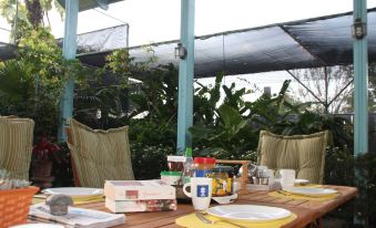 Hidden Eden Aruba Bed and Breakfast - Housity