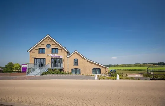 默爾克莫倫酒店