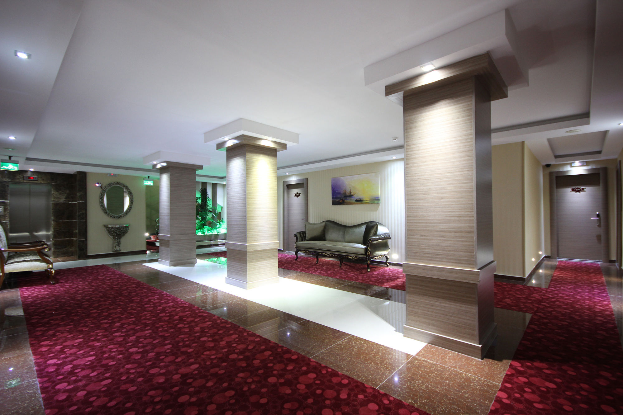 Grand Corner Boutique Hotel