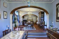 Villa Parri Residenza d'Epoca Hotels in Momigno