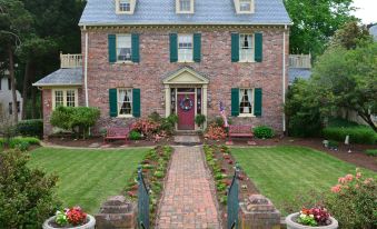 Cedars of Williamsburg Bed & Breakfast