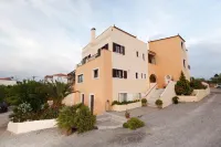 Berdoussis Hotel - Parking