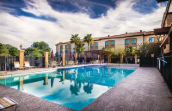 La Quinta Inn & Suites by Wyndham Las Vegas Airport South