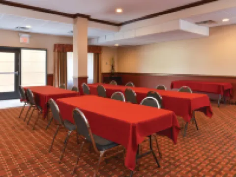 伍德沃德拉昆塔温德姆套房酒店 伍德沃德縣酒店