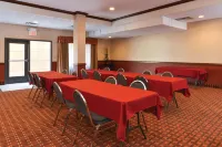 La Quinta Inn & Suites by Wyndham Woodward Hotels in Woodward