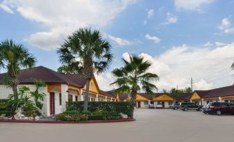 Scottish Inn and Suites Highway Six South
