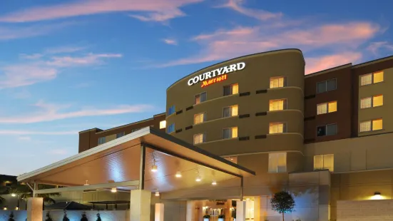 Courtyard Houston Pearland