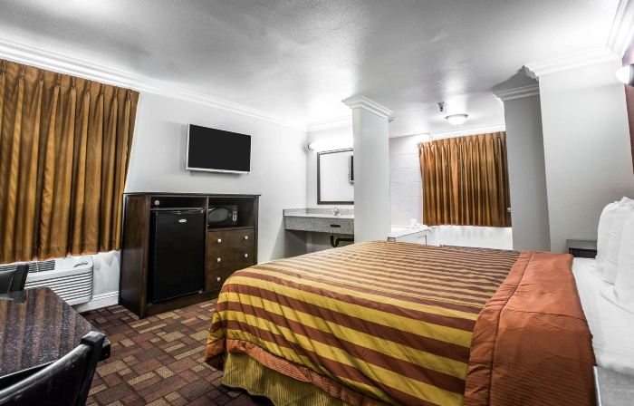 Pico Rivera Inn and Suites