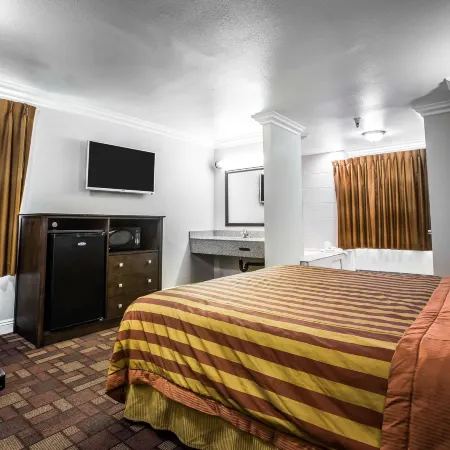 Pico Rivera Inn and Suites
