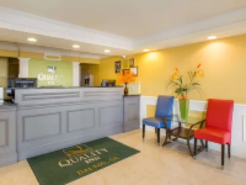 クオリティ イン ダルトン セントラル ドールトンのホテル