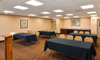 Candlewood Suites - Grand Prairie - Arlington, an IHG Hotel