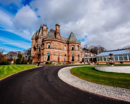 Cornhill Castle Hotels in Biggar