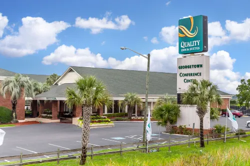 Quality Inn & Suites Hotels in Georgetown