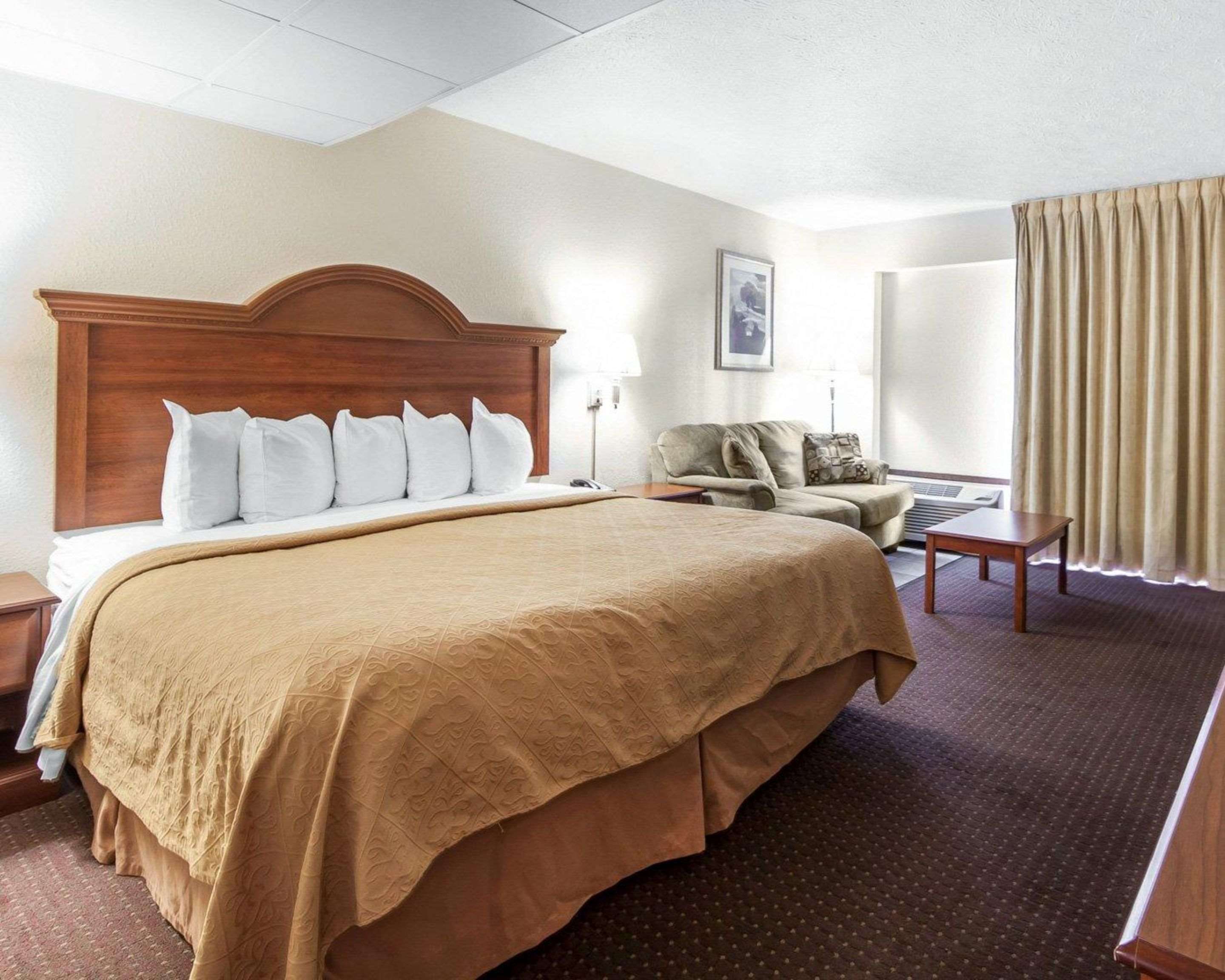 Quality Inn & Suites at Dollywood Lane