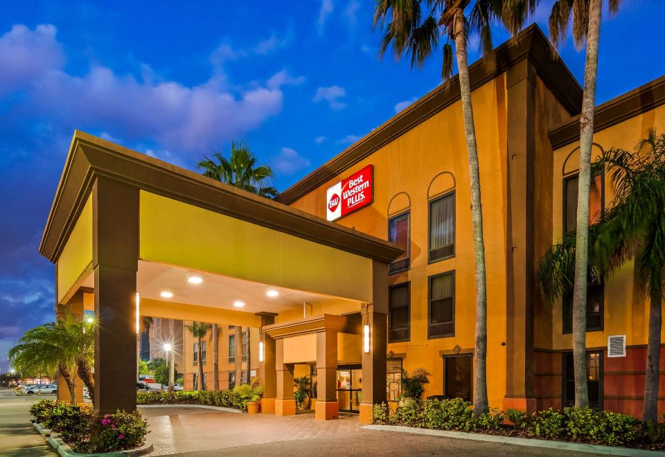 Best Western Plus Universal Inn