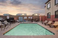 Baymont by Wyndham Phoenix I-10 Near 51st Ave - Private Pools