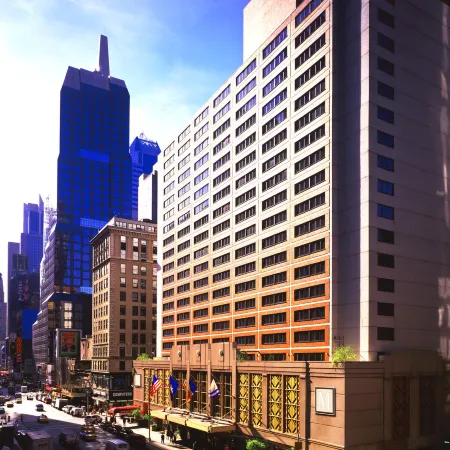 THE MANHATTAN AT TIMES SQUARE by IHG Отели рядом с достопримечательностью «Театр Гершвин»