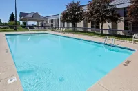 Quality Inn & Suites فنادق في Kochville Township
