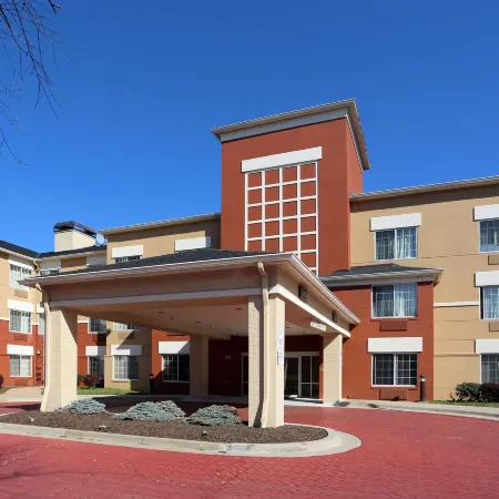 Extended Stay America Suites - Washington, DC - Rockville Отели рядом с достопримечательностью «Роквилл Таун сквер»