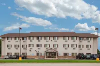 Super 8 by Wyndham Mason City Hotel di Clear Lake