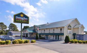 Douglas Inn & Suites