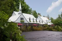 Le Petit Clocher Gite Touristique B & B فنادق في Sainte-Adele