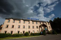 Hôtel Akena Creil - Clermont Agnetz فنادق في Agnetz
