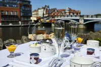 Sir Christopher Wren Hotel - breakfast