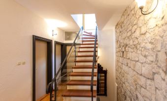 Vanjaka Bed and Breakfast - Housity