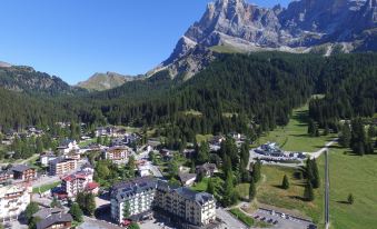 G. Hotel des Alpes (Classic since 1912)