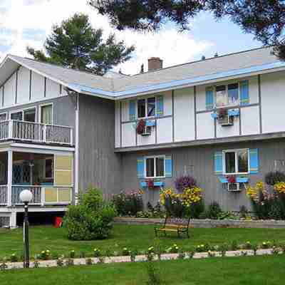 Carlson's Lodge Hotel Exterior
