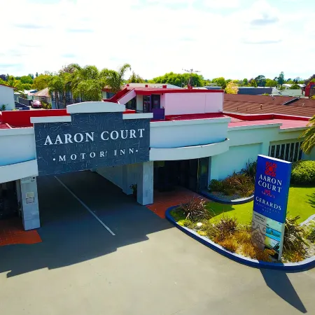 Aaron Court Motor Inn