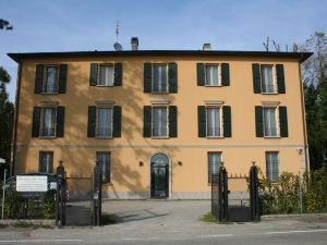 Residence Alle Scuole Country House