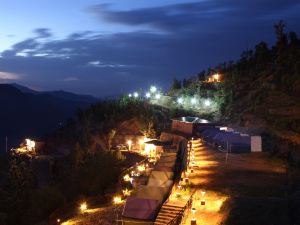 Whispering Pines Himalayan Retreat