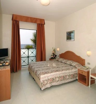 Hotel Piccolo Lido Hotels near Bordighera Alta
