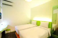 Swift Inn Aeropolis Airport فنادق في Neglasari