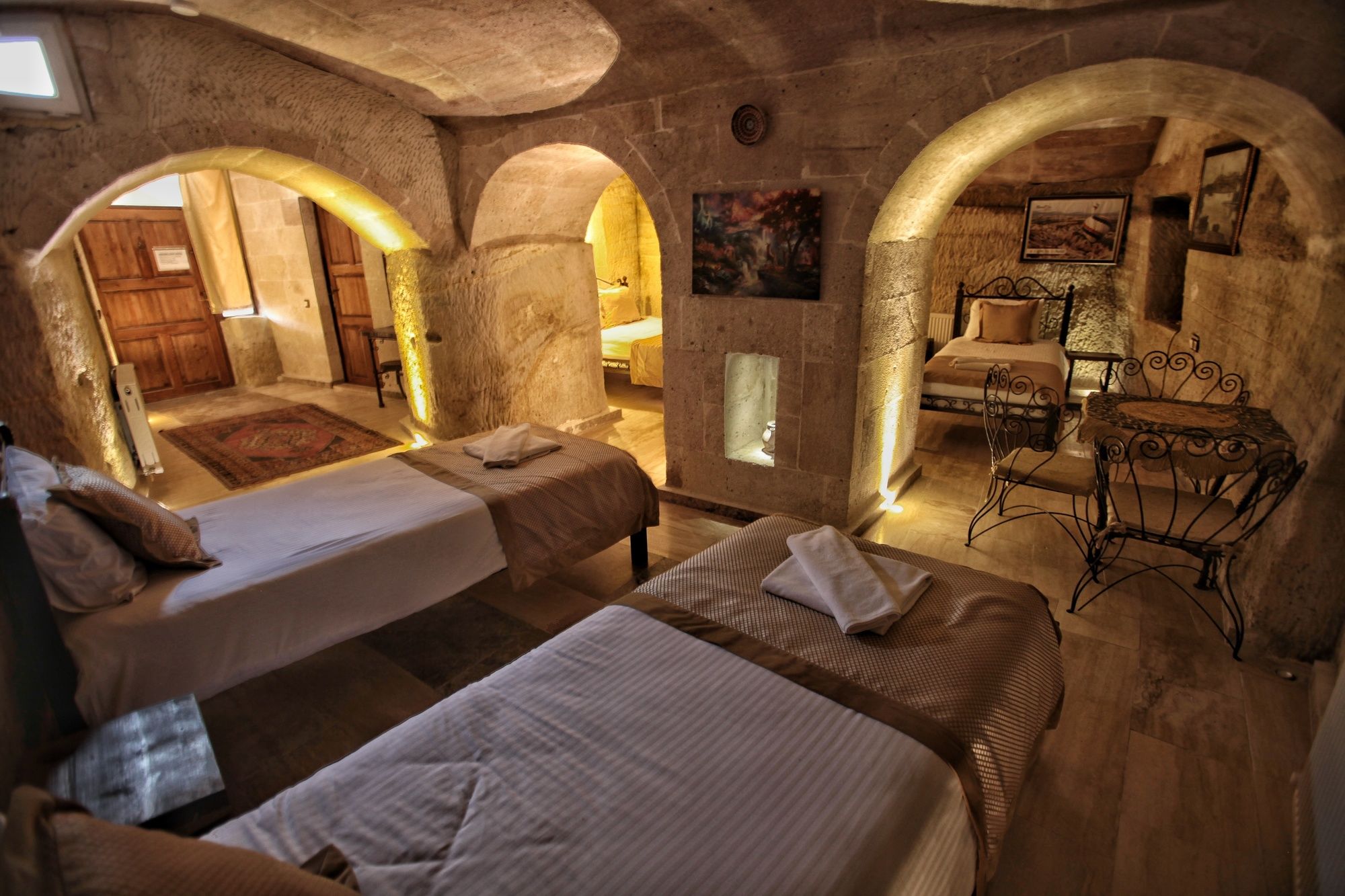 Emit Cave Hotel