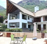 Galagos Lodge Hotel dekat Lion Park