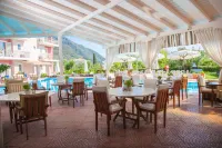 G George Hotels in Perigiali