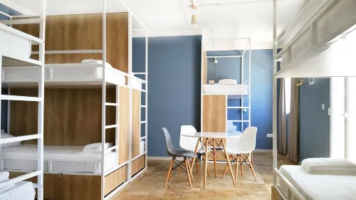 Follow the Sun Boutique Hostel - Pool, Breakfast & Sea Views Hotels in San Ġwann