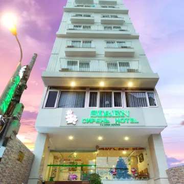 ไซเรน ฟลาวเวอร์ โฮเทล โรงแรมใกล้สตอรี่บีชแอนด์พูล