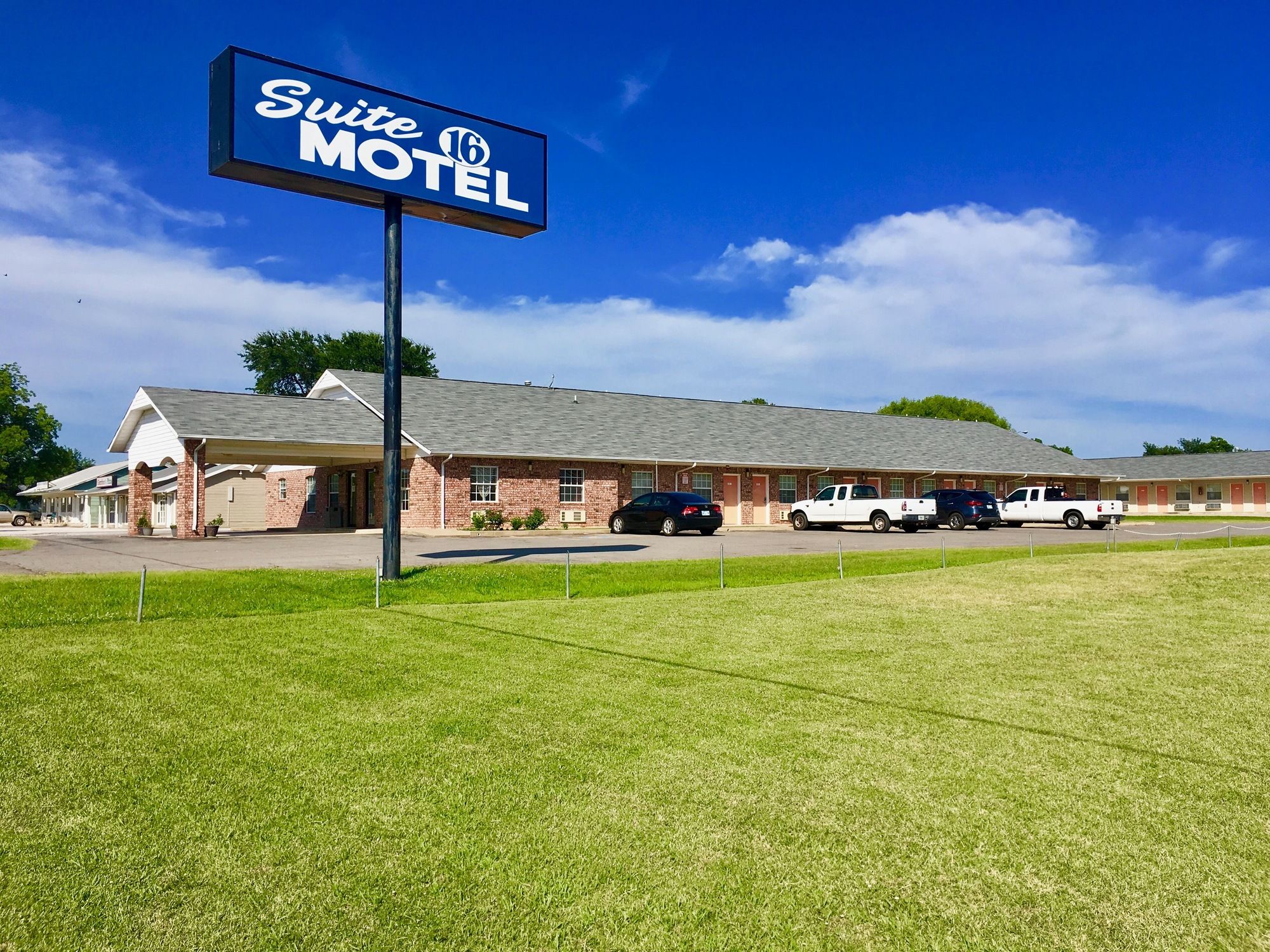 Suite 16 Motel