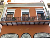 Old San Juan Rentals Hotels in Левитовн
