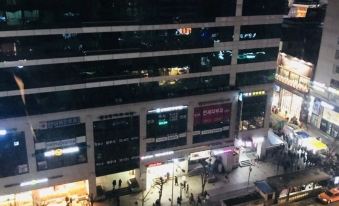 1. 홍대 웰 스테이..