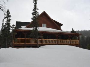 151 Mountain Kingdom Road (Private Home) Holiday Home 4