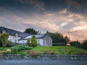 Errichel House and Cottages