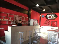 Vangvieng Rock Backpacker Rooftop Hostel - bar