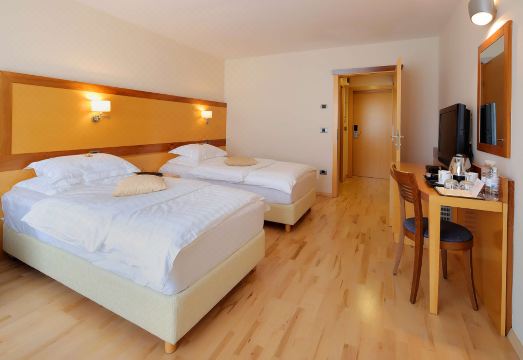 호텔 루벡 블레드의 실내 수영장 또는 스파 시설