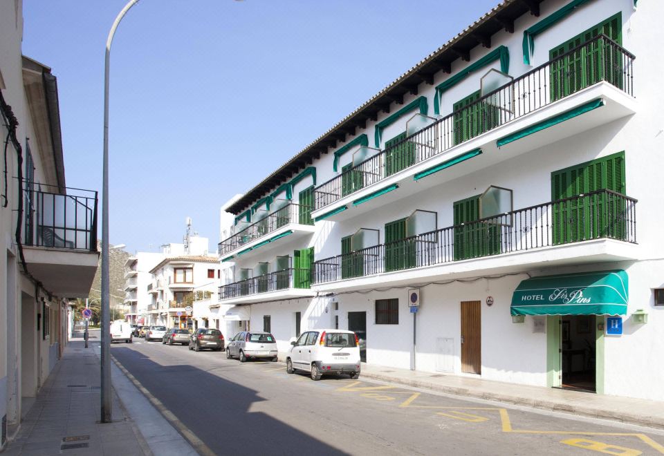Hotel Sis Pins - Valoraciones de hotel de 3 estrellas en Puerto de Pollensa